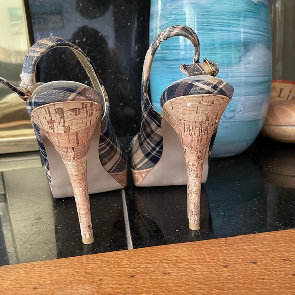 Wild Diva - Plaid Heels - Picture 3 of 8